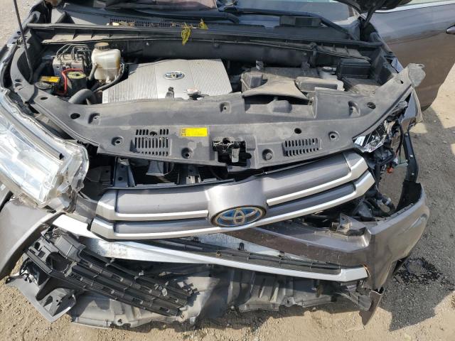 Photo 12 from auction – 2018 TOYOTA HIGHLANDER with VIN 5TDJGRFH7JS040611
