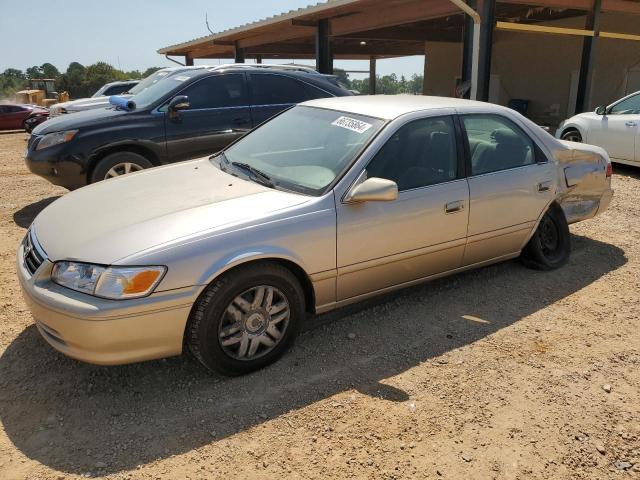 TOYOTA CAMRY CE 2000 with VIN 4T1BG22K7YU995388 - Photo from auction