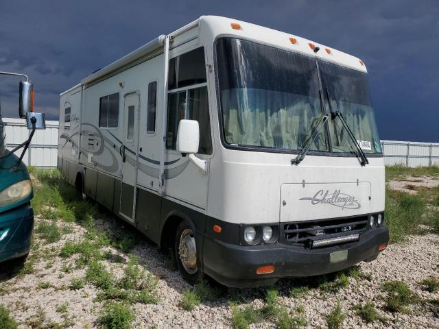 WORKHORSE CUSTOM CHASSIS MOTORHOME 2000 with VIN 5B4LP37J5Y3314283 - Photo from auction