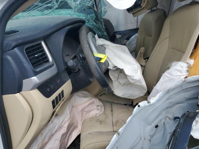 Photo 7 from auction – 2017 TOYOTA HIGHLANDER with VIN 5TDKZRFH7HS519667