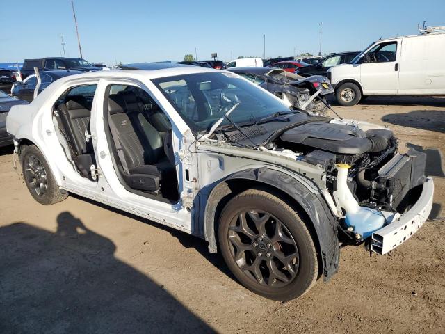 Photo 4 from auction – 2018 CHRYSLER 300 S with VIN 2C3CCAGG0JH141715
