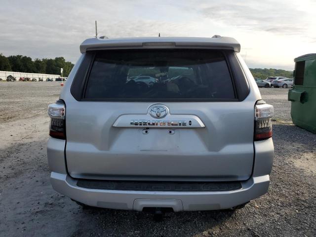 Photo 6 from auction – 2022 TOYOTA 4RUNNER SR with VIN JTEMU5JRXN6054616