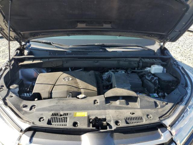 Photo 12 from auction – 2019 TOYOTA HIGHLANDER with VIN 5TDKZRFHXKS337548