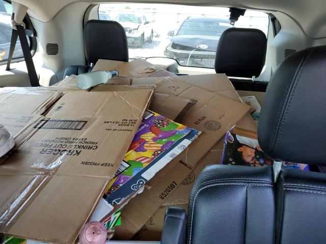 Photo 10 from auction – 2015 CHRYSLER TOWN & COU with VIN 2C4RC1BG1FR526344