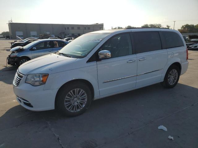 CHRYSLER TOWN & COU 2016 with VIN 2C4RC1CG4GR233439 - Photo from auction