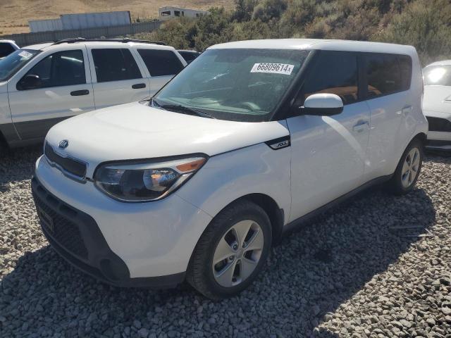 KIA SOUL 2016 with VIN KNDJN2A23G7318262 - Photo from auction