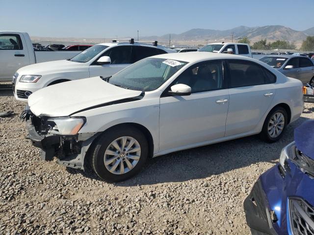 VOLKSWAGEN PASSAT S 2015 with VIN 1VWAS7A36FC013064 - Photo from auction