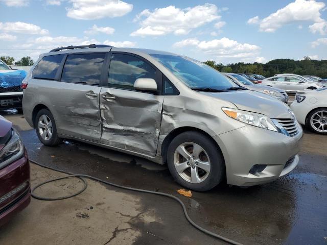 Photo 4 from auction – 2016 TOYOTA SIENNA LE with VIN 5TDKK3DC5GS761378