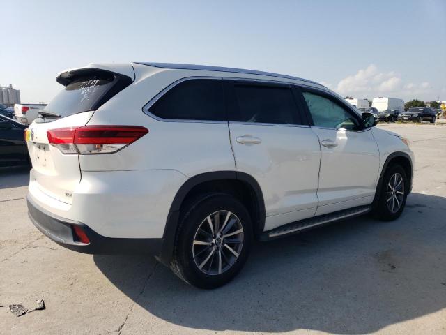 Photo 3 from auction – 2018 TOYOTA HIGHLANDER with VIN 5TDKZRFHXJS548764