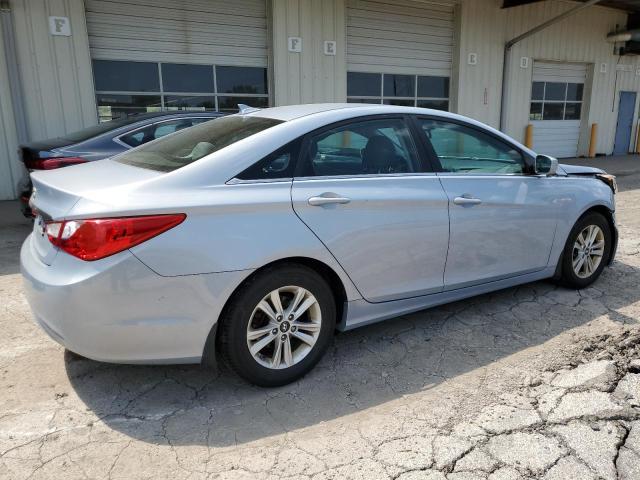 Photo 3 from auction – 2012 HYUNDAI SONATA GLS with VIN 5NPEB4AC8CH398582