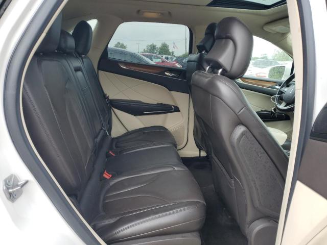 Photo 11 from auction – 2016 LINCOLN MKC RESERV with VIN 5LMCJ3D99GUJ23621
