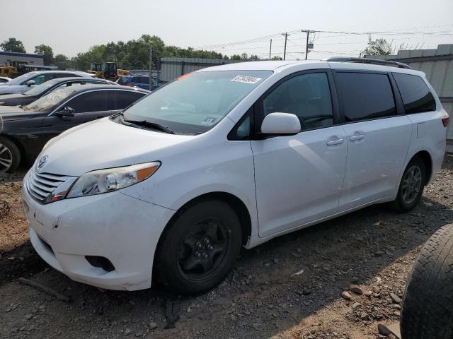 TOYOTA SIENNA LE 2015 with VIN 5TDJK3DC1FS095291 - Photo from auction