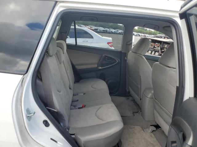Photo 11 from auction – 2009 TOYOTA RAV4 with VIN JTMBK33V09D005989