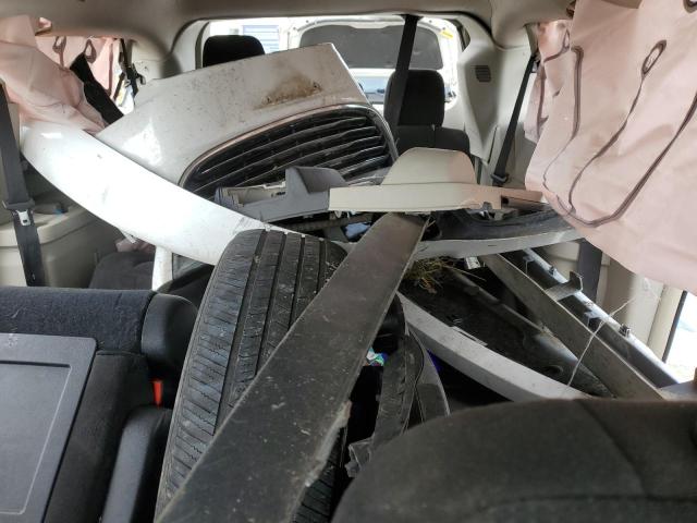 Photo 10 from auction – 2016 CHRYSLER TOWN & COU with VIN 2C4RC1BG3GR138212