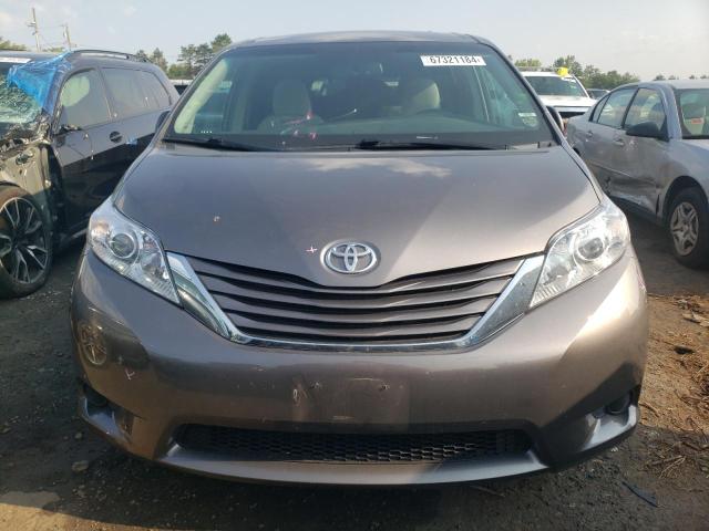 Photo 5 from auction – 2017 TOYOTA SIENNA LE with VIN 5TDKZ3DC4HS875837