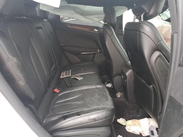 Photo 11 from auction – 2017 LINCOLN MKC RESERV with VIN 5LMCJ3C98HUL03353