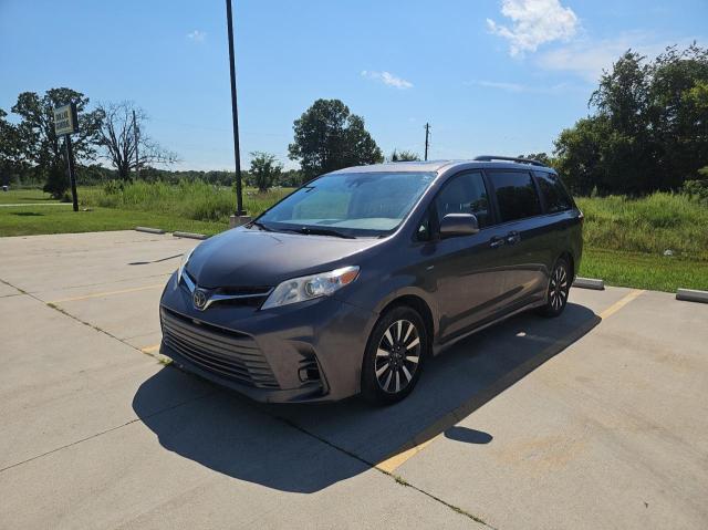 Photo 2 from auction – 2018 TOYOTA SIENNA XLE with VIN 5TDDZ3DC1JS197045