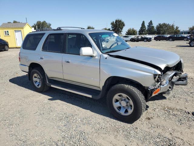 Photo 4 from auction – 1999 TOYOTA 4RUNNER SR with VIN JT3GN86R9X0099274