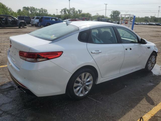 Photo 3 from auction – 2018 KIA OPTIMA LX with VIN 5XXGT4L30JG253371