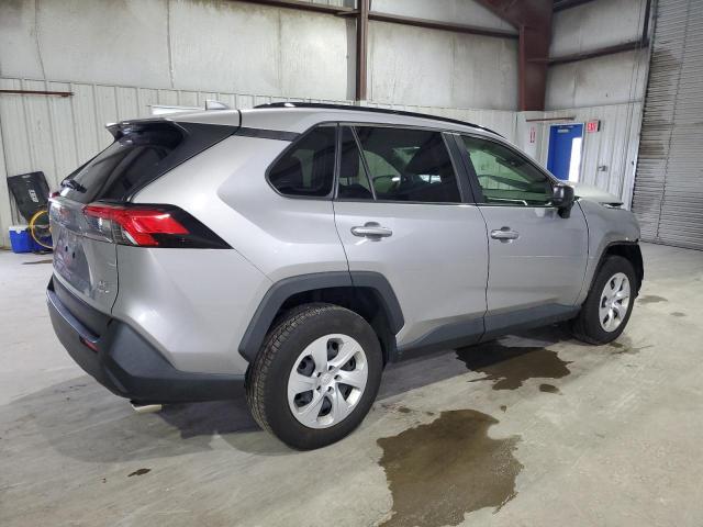Photo 3 from auction – 2019 TOYOTA RAV4 LE with VIN JTMF1RFV4KD006975