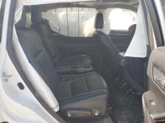 Photo 11 from auction – 2016 TOYOTA HIGHLANDER with VIN 5TDDCRFH4GS017725