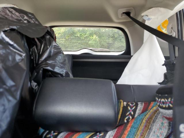 Photo 10 from auction – 2015 TOYOTA RAV4 LIMIT with VIN 2T3DFREV1FW252594