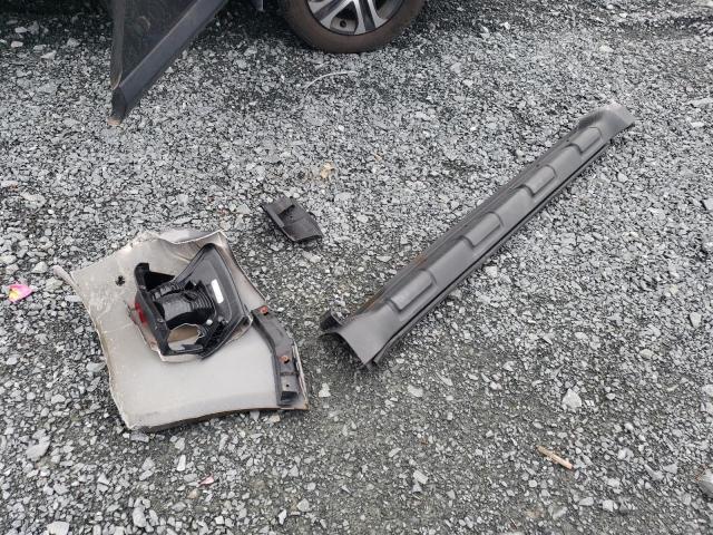 Photo 13 from auction – 2011 FORD ESCAPE LIM with VIN 1FMCU9EG3BKC67616