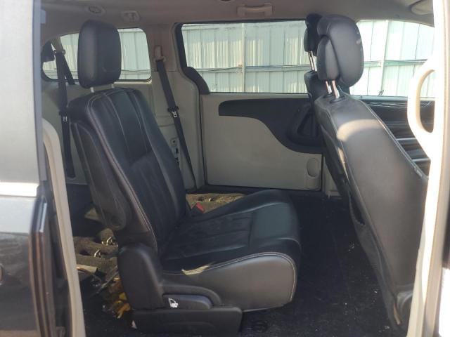 Photo 11 from auction – 2015 CHRYSLER TOWN & COU with VIN 2C4RC1BG7FR537820