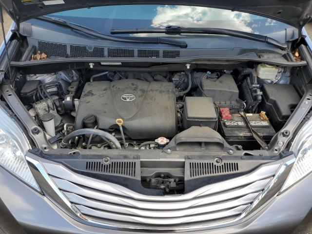 Photo 12 from auction – 2017 TOYOTA SIENNA XLE with VIN 5TDDZ3DC0HS165990