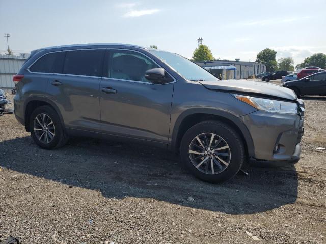 Photo 4 from auction – 2018 TOYOTA HIGHLANDER with VIN 5TDJZRFH1JS561611