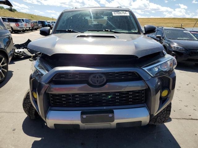 Photo 5 from auction – 2018 TOYOTA 4RUNNER SR with VIN JTEBU5JR0J5536440