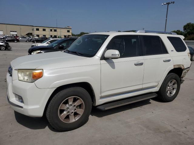 TOYOTA 4RUNNER SR 2011 with VIN JTEZU5JRXB5016858 - Photo from auction