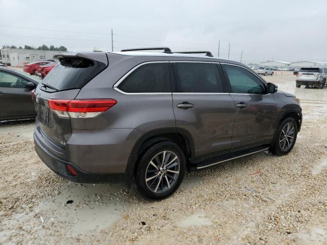 Photo 3 from auction – 2019 TOYOTA HIGHLANDER with VIN 5TDKZRFH1KS571688