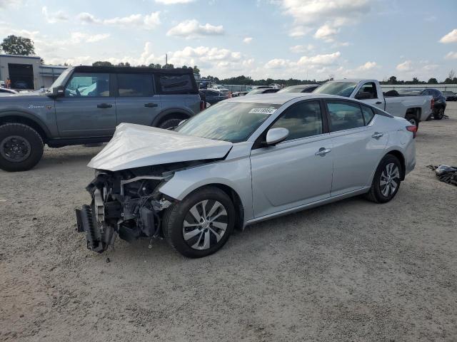 NISSAN ALTIMA S 2019 with VIN 1N4BL4BV0KC140105 - Photo from auction
