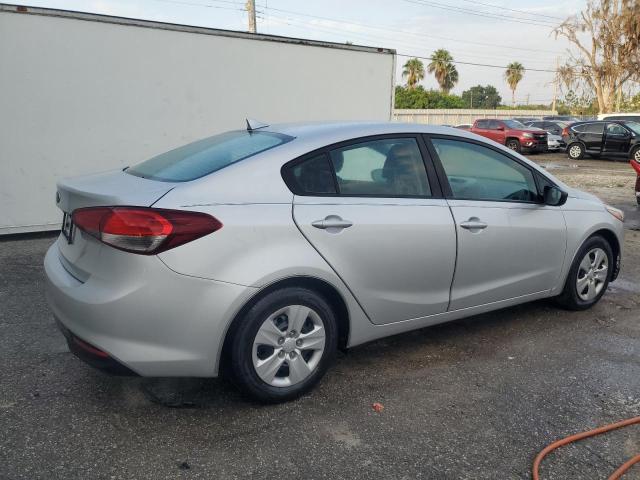 Photo 3 from auction – 2017 KIA FORTE LX with VIN 3KPFK4A70HE035339
