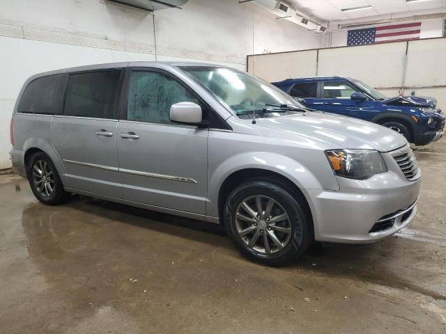 Photo 4 from auction – 2015 CHRYSLER TOWN & COU with VIN 2C4RC1HG3FR554637