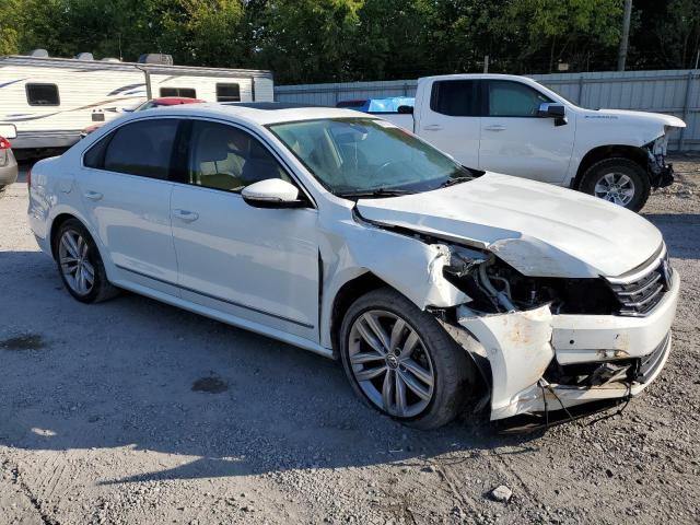 Photo 4 from auction – 2018 VOLKSWAGEN PASSAT SEL with VIN 1VWCM7A35JC016503
