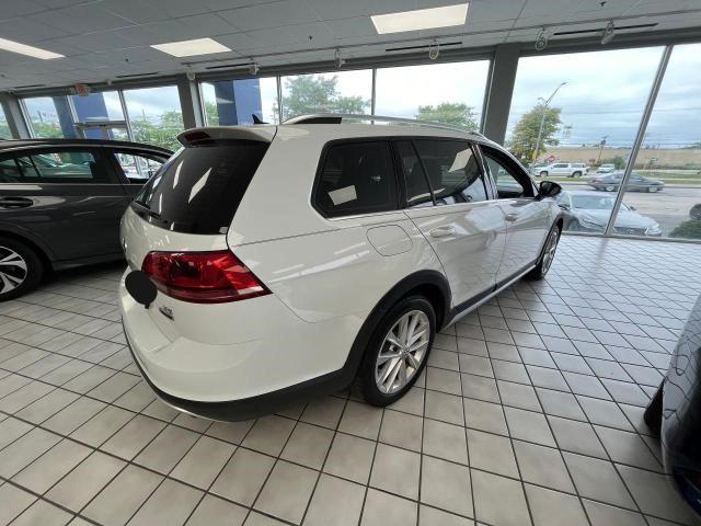 Photo 4 from auction – 2017 VOLKSWAGEN GOLF ALLTR with VIN 3VWH17AU2HM537212