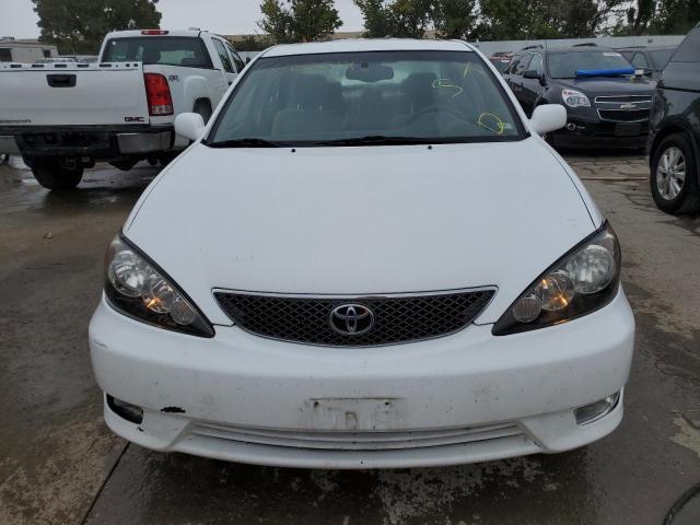 Photo 5 from auction – 2005 TOYOTA CAMRY LE with VIN 4T1BE32KX5U564535