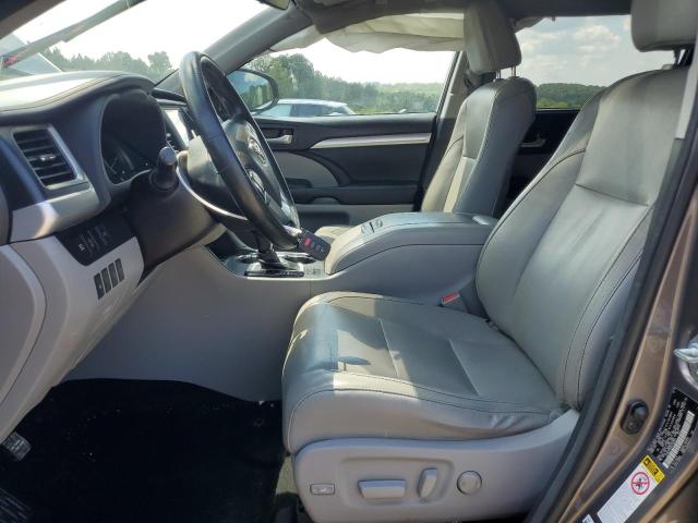 Photo 7 from auction – 2017 TOYOTA HIGHLANDER with VIN 5TDKZRFH2HS192031