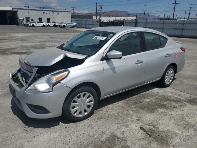 NISSAN VERSA S 2018 con VIN 3N1CN7AP1JL810408 - Foto de la subasta