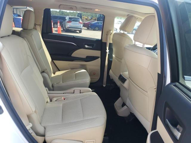 Photo 11 from auction – 2024 TOYOTA HIGHLANDER with VIN 5TDDKRFH2GS244379