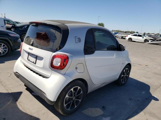 Photo 3 from auction – 2017 SMART FORTWO with VIN WMEFJ9BA8HK229027