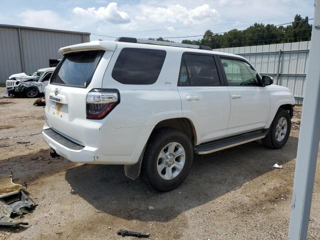 Photo 3 from auction – 2022 TOYOTA 4RUNNER SR with VIN JTEEU5JR0N5264152