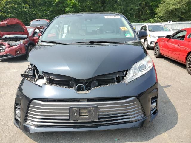 Photo 5 from auction – 2018 TOYOTA SIENNA XLE with VIN 5TDYZ3DCXJS929982
