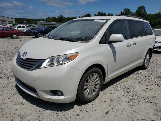 TOYOTA SIENNA XLE 2017 with VIN 5TDYZ3DC5HS880863 - Photo from auction