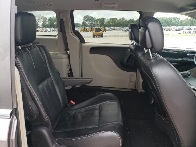 Photo 11 from auction – 2015 CHRYSLER TOWN & COU with VIN 2C4RC1BG1FR644622