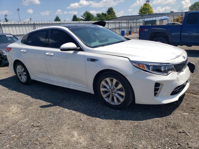 Photo 4 from auction – 2017 KIA OPTIMA EX with VIN 5XXGU4L30HG171969