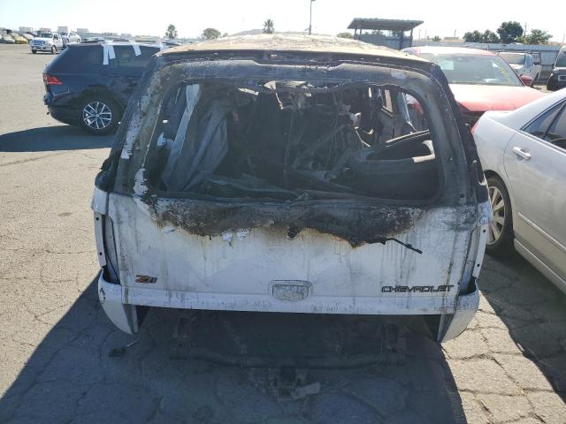 Photo 6 from auction – 2004 CHEVROLET SUBURBAN K with VIN 3GNFK16Z74G157145