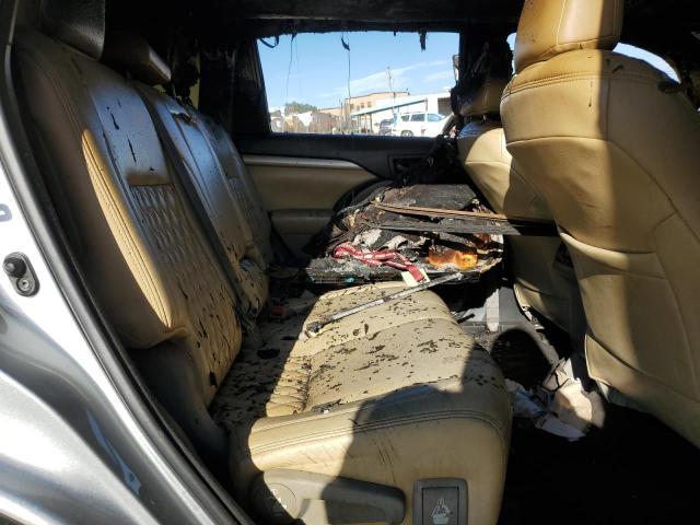 Photo 11 from auction – 2017 TOYOTA HIGHLANDER with VIN 5TDZARFH1HS032695